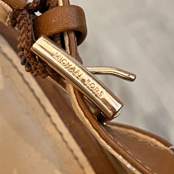 Michael Kors Jet set platforms - Picture 6 of 10